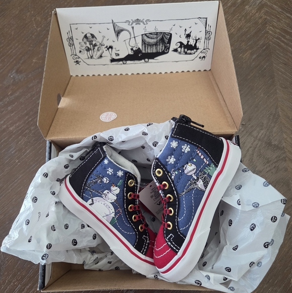 Vans - Picture 1 of 2